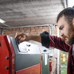 Jak zaopatrzyć budowę w paliwo do maszyn i agregatów? Zbiornik mobilny krok po kroku